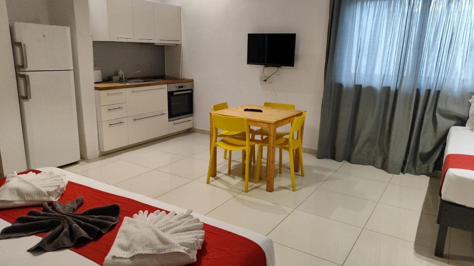 Cresta Beach Studios Saint Julian's 外观 照片